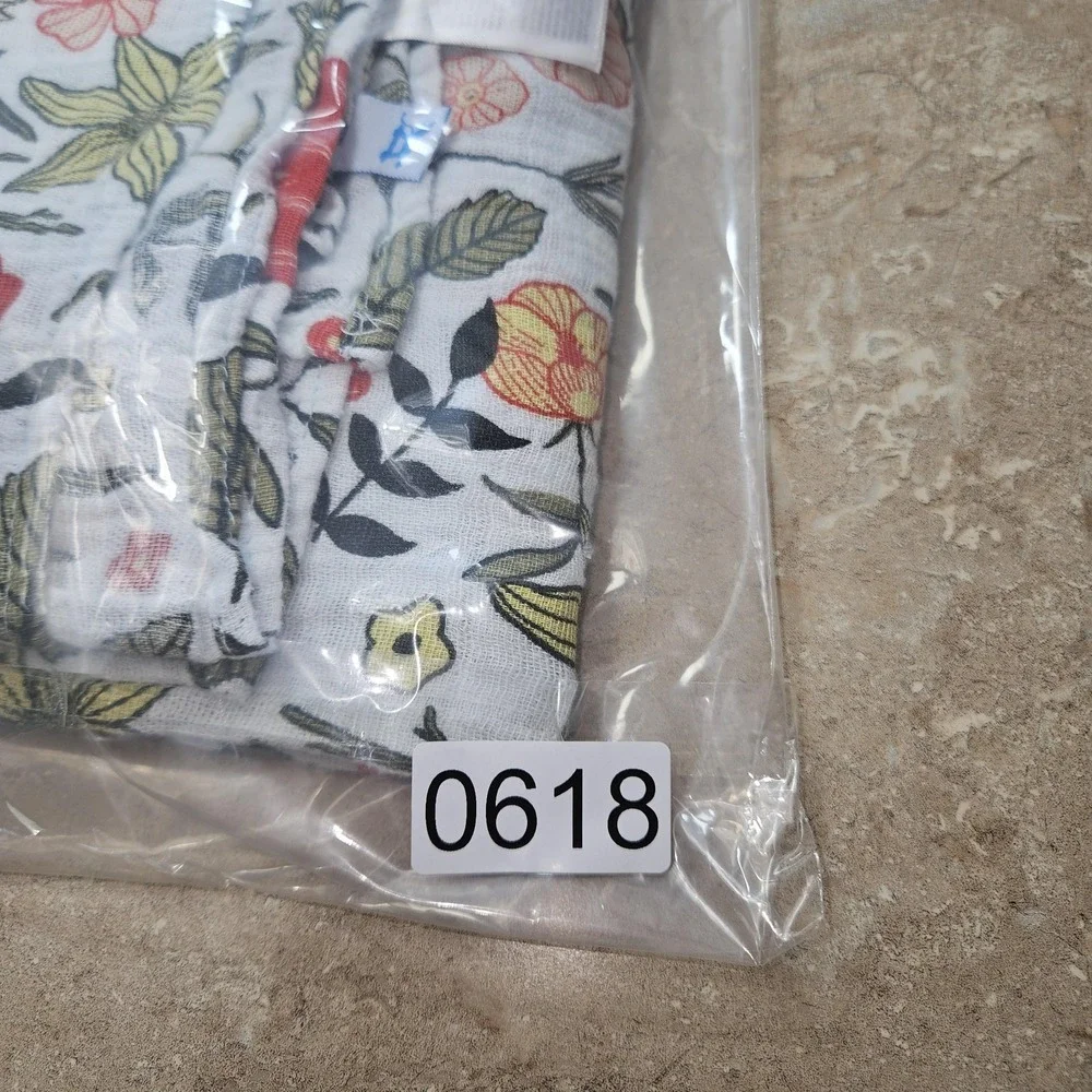 Little Unicorn Muslin Swaddle‎ Blanket Baby Floral Print White Cotton Soft 47X50